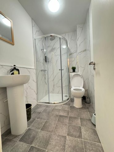 Shared bathroom facilities at Icon Residencia
